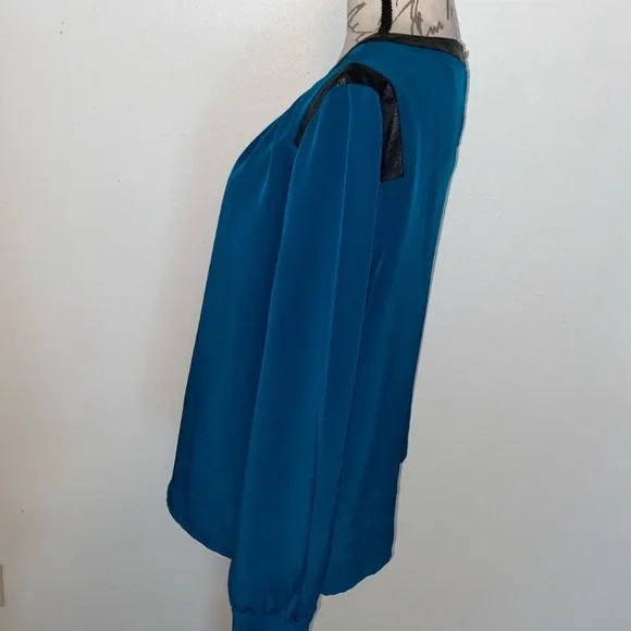 ▪️Antonio Melani Leather Trim Accent Top▪️ - Picture 5 of 11